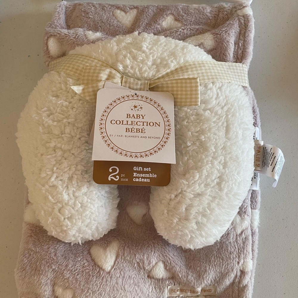 BLANKETS AND BEYOND - Rose Hearts Cozy Baby Blanket with White Travel Pillow Set - Picture 8 of 8